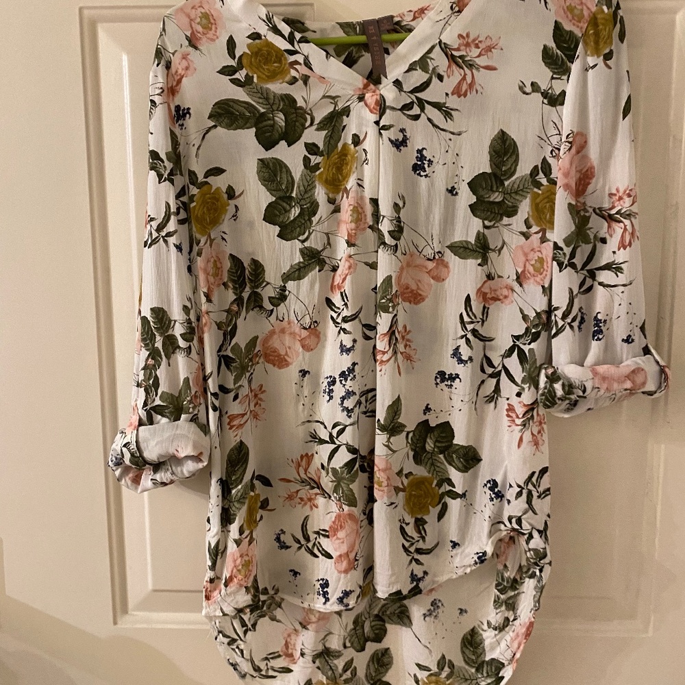 Lightweight floral top